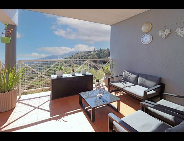2 BEDROOM APARTMENT FOR SALE IN NORTHCLIFF